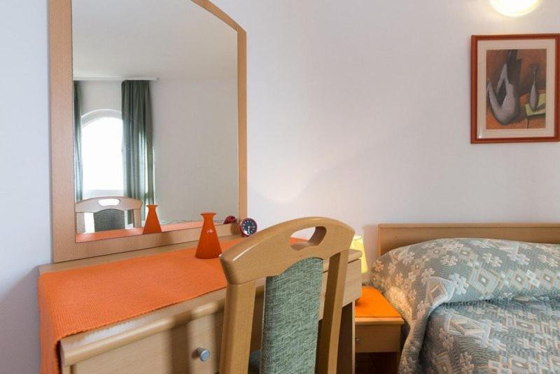 Marija F2 Apartment Krk Town Luaran gambar