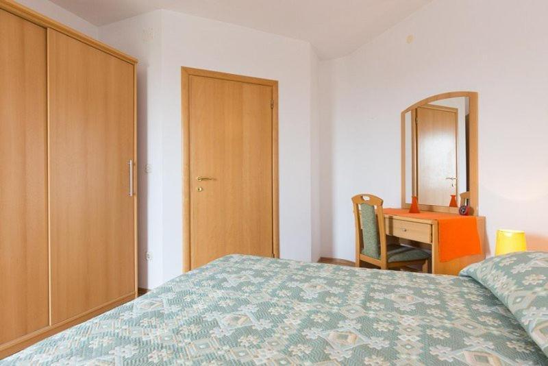 Marija F2 Apartment Krk Town Luaran gambar